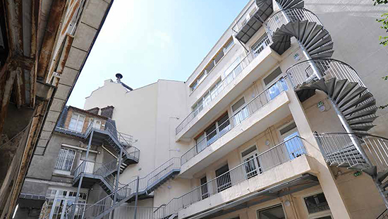 Face au tsunami : les travaux de surélévation du bâtiment de la rue Gay